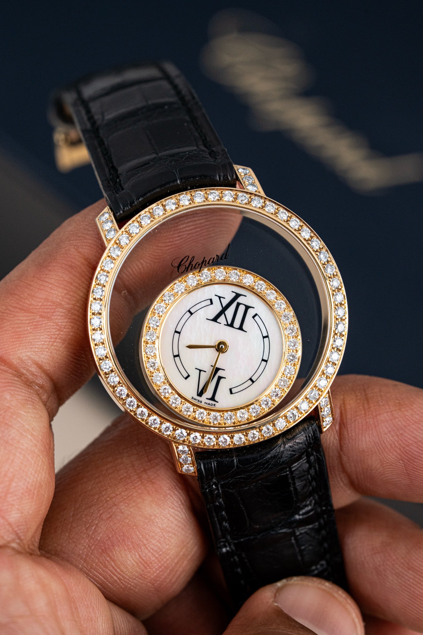 Chopard Happy Diamonds 36mm Mother of Pearl - Ref. 20/7230