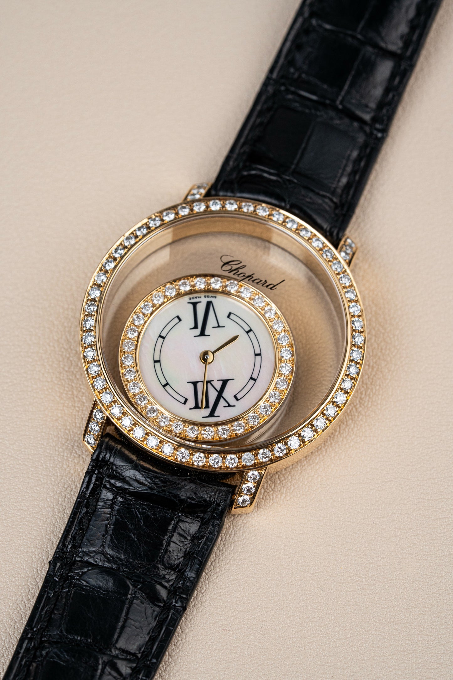 Chopard Happy Diamonds 36mm Mother of Pearl - Ref. 20/7230