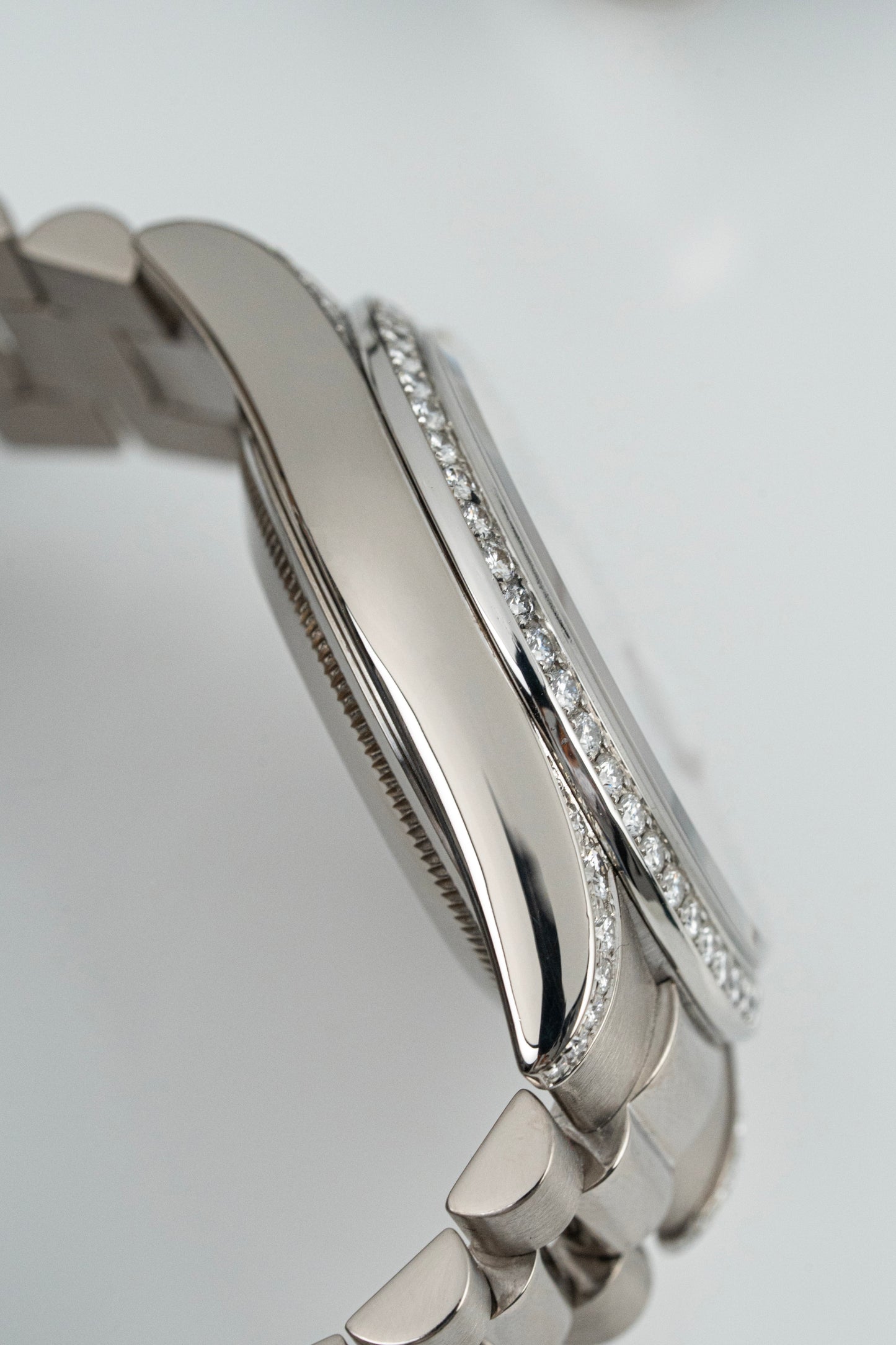 Rolex Day-Date 36mm Arabic Mother of Pearl - Ref. 118389