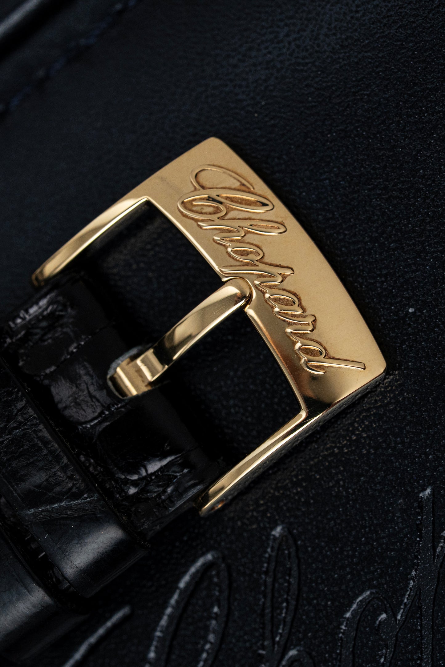 Chopard Happy Diamonds 36mm Mother of Pearl - Ref. 20/7230