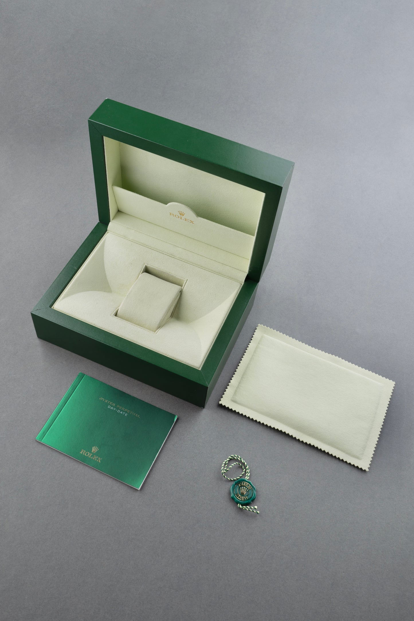 Rolex Day-Date 36mm Arabic Mother of Pearl - Ref. 118389