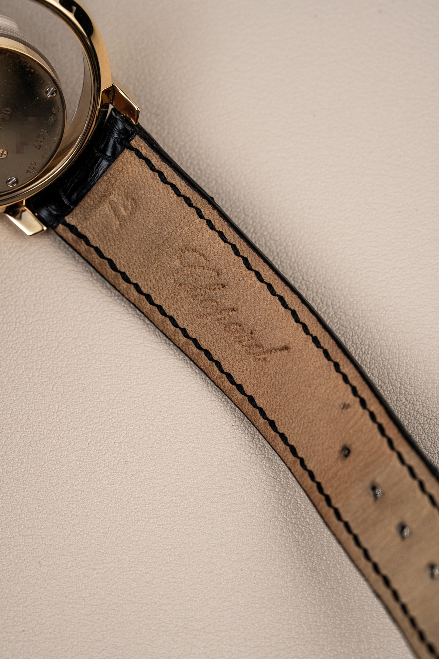 Chopard Happy Diamonds 36mm Mother of Pearl - Ref. 20/7230