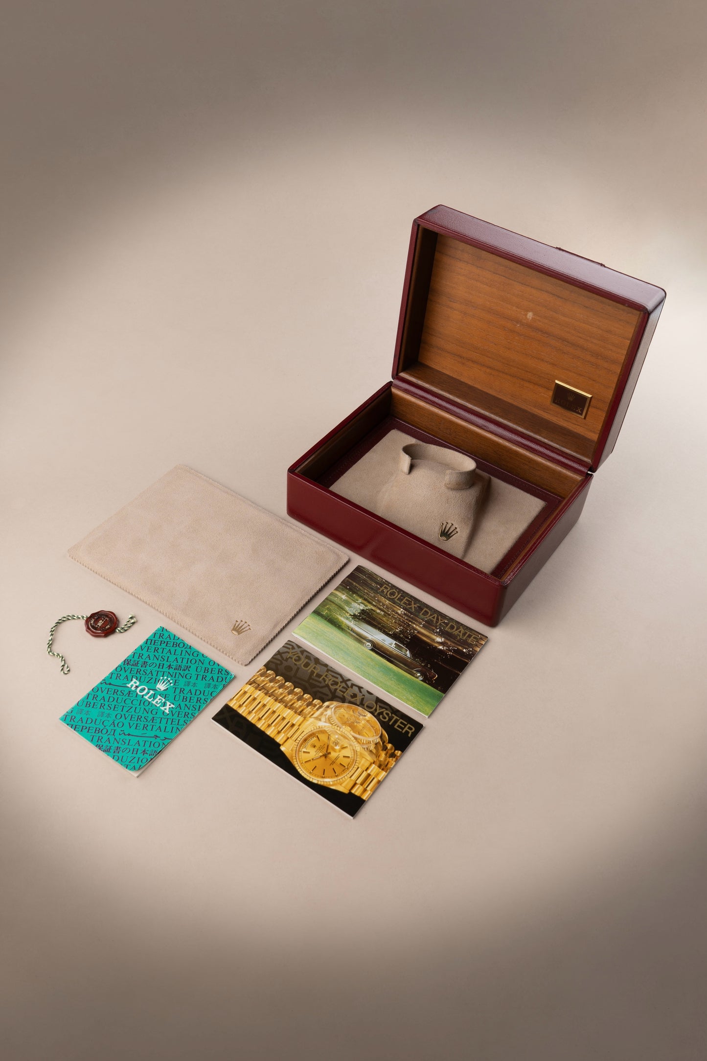 Rolex Day-Date 36mm Carousel Pavé Mother of Pearl - Ref. 18338