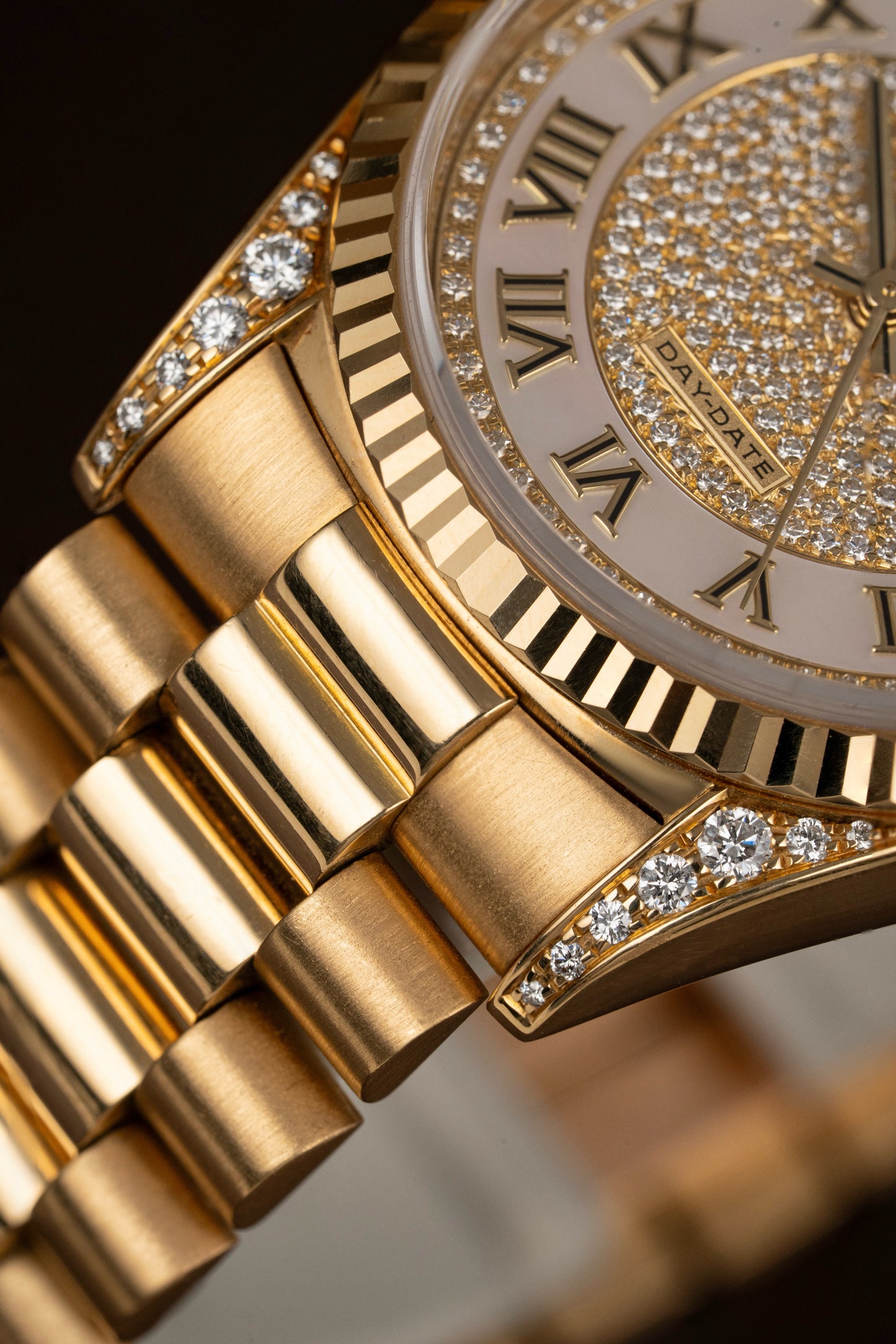 Rolex Day-Date 36mm Carousel Pavé Mother of Pearl - Ref. 18338