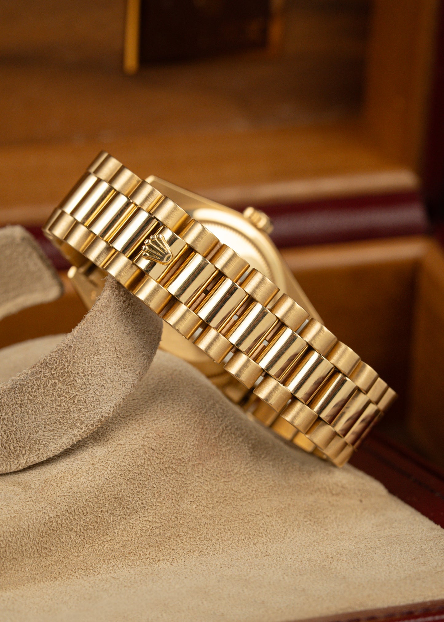 Rolex Day-Date 36mm Carousel Pavé Mother of Pearl - Ref. 18338