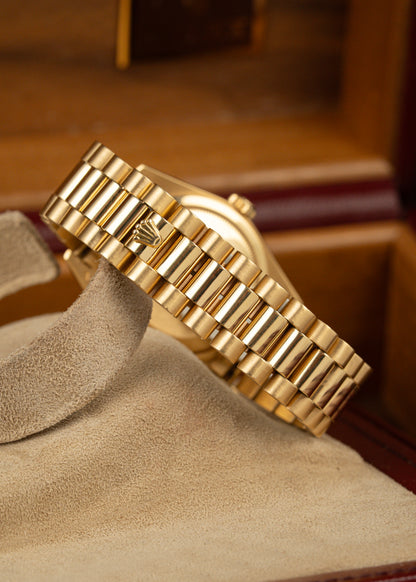 Rolex Day-Date 36mm Carousel Pavé Mother of Pearl - Ref. 18338