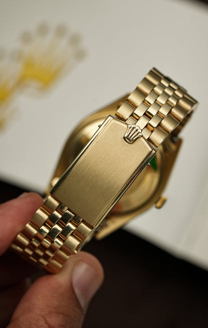 Oyster Perpetual Date 34mm Shantung Dial - Ref. 1501