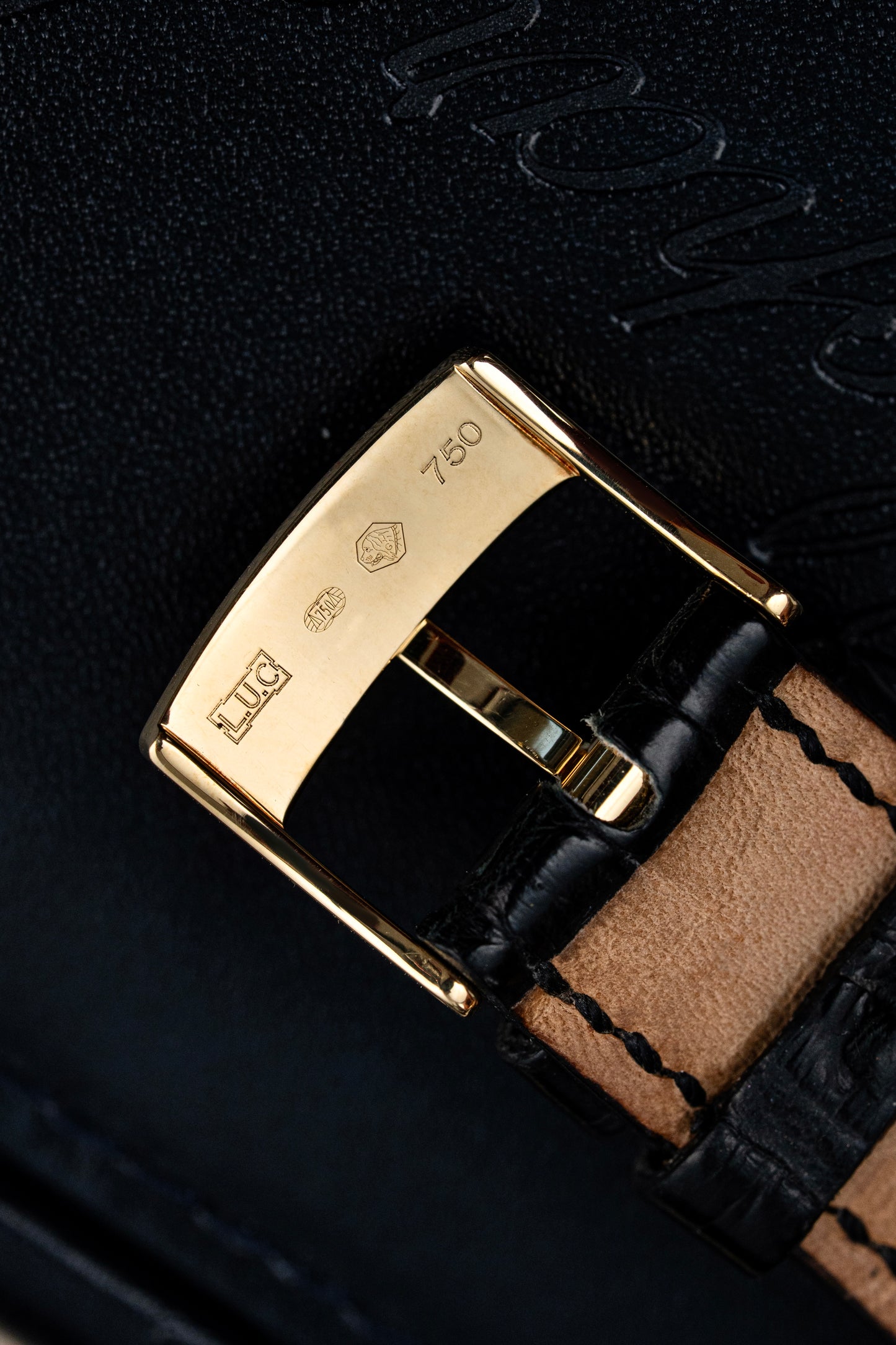 Chopard Happy Diamonds 36mm Mother of Pearl - Ref. 20/7230